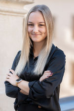 Portrait von Frau Leonie Leitner