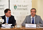 LH-Stv. Schickhofer und Joanneum Research-GF Pribyl starten ein dreijähriges Forschungsprogramm © Land Steiermark / Bektaš / honorarfrei LH-Stv. Schickhofer und Joanneum Research-GF Pribyl starten ein dreijähriges Forschungsprogramm © Land Steiermark / Bektaš / honorarfrei