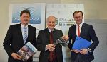 v.l.n.r. Dipl.-Ing. Johann Wiedner, LR Ök.-Rat Johann Seitinger, Univ.-Prof. Dr. Gottfried Kirchengast © Lebensressort/honorarfrei v.l.n.r. Dipl.-Ing. Johann Wiedner, LR Ök.-Rat Johann Seitinger, Univ.-Prof. Dr. Gottfried Kirchengast