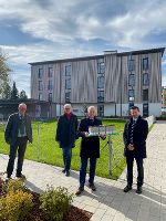 Landesrat Hans Seitinger bei der Schlüsselübergabe zu 24 geförderten Wohnungen im Oktober in Spielberg. (v.l.n.r.: Matthias Kranz, Architekt Günter Reissner, Landesrat Hans Seitinger und OWG-Vorstand Herbert Kratzmann) © Lebensressort / bei Quellenangabe honorarfrei Landesrat Hans Seitinger bei der Schlüsselübergabe zu 24 geförderten Wohnungen im Oktober in Spielberg. (v.l.n.r.: Matthias Kranz, Architekt Günter Reissner, Landesrat Hans Seitinger und OWG-Vorstand Herbert Kratzmann)